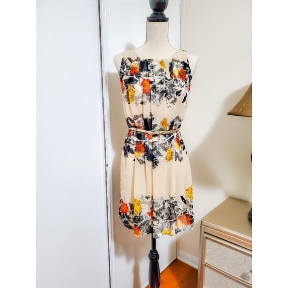 Dress - Picture 1 of 6